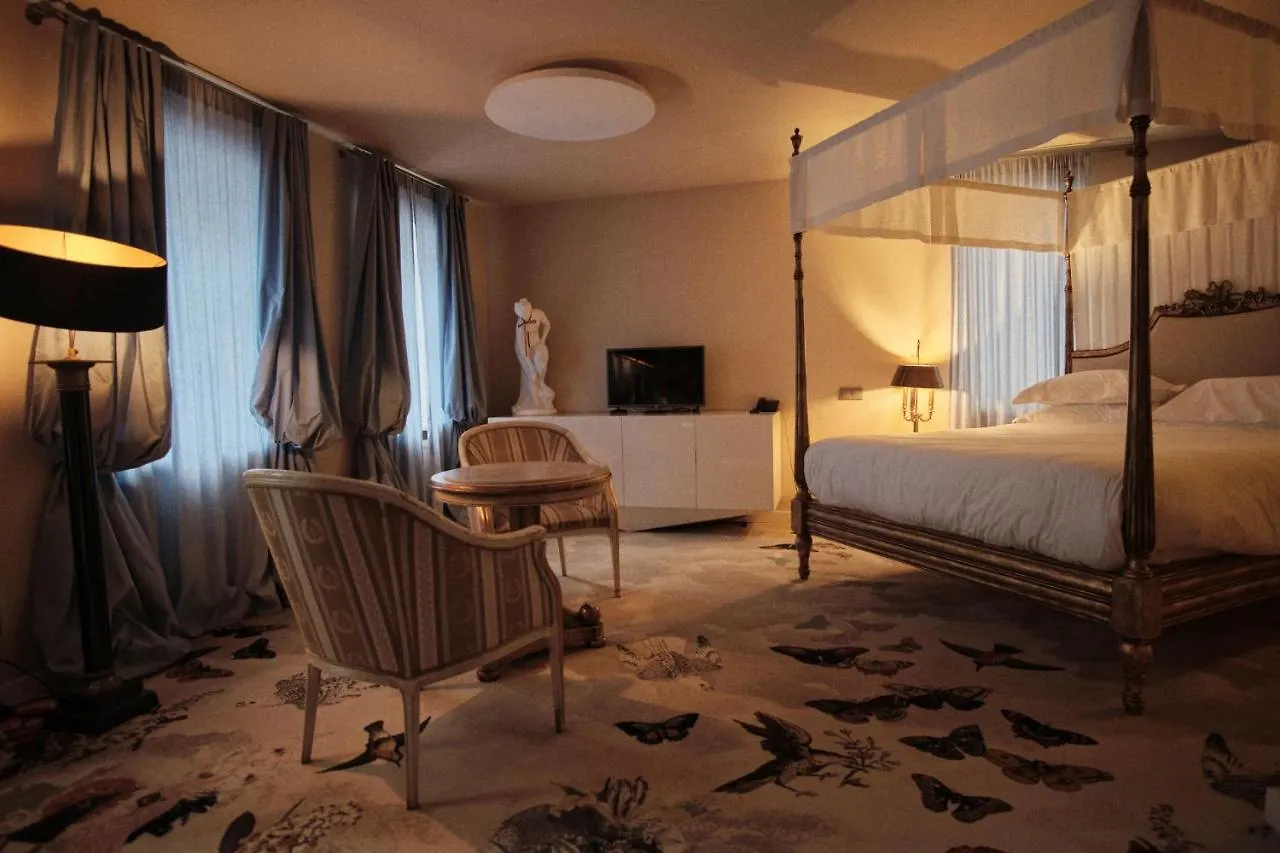 Vozdvyzhensky Boutique Hotel Kiev 4*,