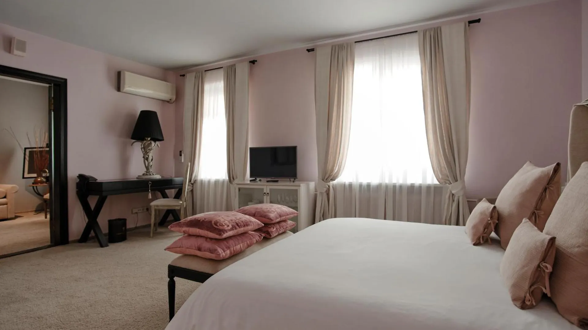 Vozdvyzhensky Boutique Hotel Kyjev Ukrajina