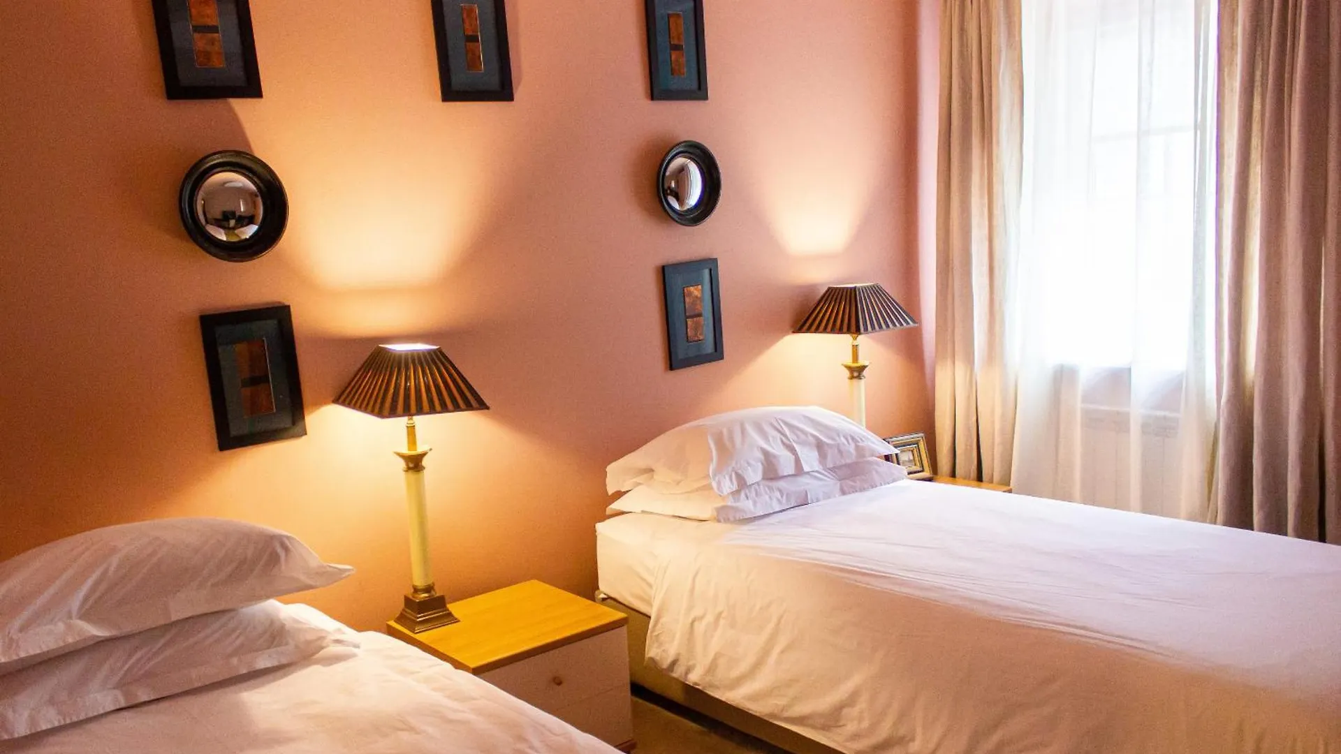 Vozdvyzhensky Boutique Hotel Kyjev Ukrajina